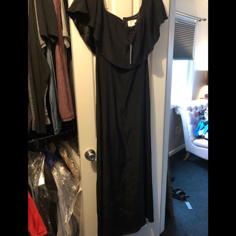 Brand new black maxi Erin fethersonton